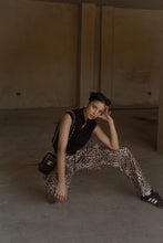 Cargar imagen en el visor de la galería, LEOPARD PANT