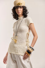 Cargar imagen en el visor de la galería, Blusa Inia Crema