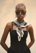 Cargar imagen en el visor de la galería, Vestido salgar negro