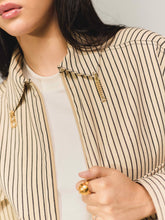 Cargar imagen en el visor de la galería, Chaqueta Boreal Beige Rayas