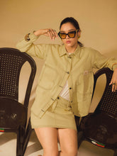 Cargar imagen en el visor de la galería, B Jacket amarilla (Oversize)