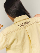 Cargar imagen en el visor de la galería, B Jacket amarilla (Oversize)