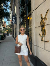 Cargar imagen en el visor de la galería, BLUSA CORAL BLANCA