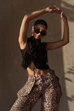 Cargar imagen en el visor de la galería, TOP ORIENTAL NEGRO