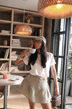 Cargar imagen en el visor de la galería, Falda capital verde