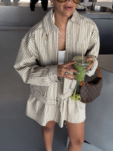 Cargar imagen en el visor de la galería, Chaqueta Boreal Beige Rayas