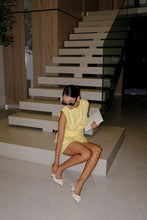 Cargar imagen en el visor de la galería, Falda short lino amarilla
