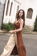 Cargar imagen en el visor de la galería, Blusón Brisas café