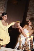 Cargar imagen en el visor de la galería, Vestido London amarillo