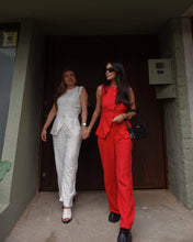 Cargar imagen en el visor de la galería, BLUSA CORAL ROJA