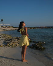 Cargar imagen en el visor de la galería, Vestido madame amarillo