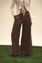 Cargar imagen en el visor de la galería, Pantalón Versalles Café