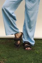 Cargar imagen en el visor de la galería, Pantalon francesca celeste