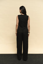 Cargar imagen en el visor de la galería, BLUSA CORAL NEGRA