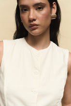 Cargar imagen en el visor de la galería, BLUSA CORAL BLANCA