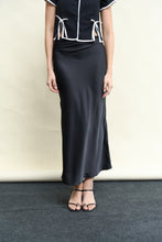 Cargar imagen en el visor de la galería, Blusa Le coquette Negra