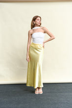 Cargar imagen en el visor de la galería, Falda Fontana amarilla