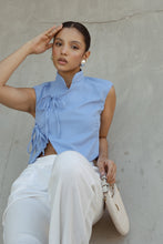 Cargar imagen en el visor de la galería, TOP ORIENTAL CELESTE