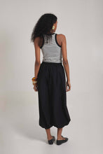 Cargar imagen en el visor de la galería, Pantalon Bombacho Negro