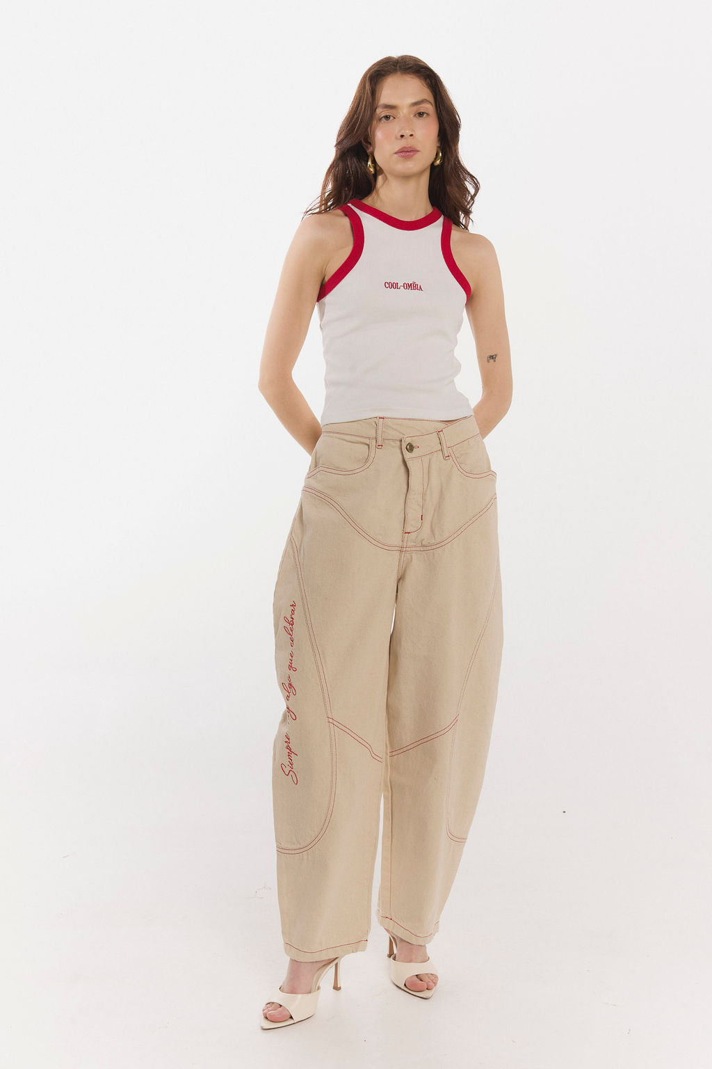 Pantalon Hay Algo Que Celebrar Beige