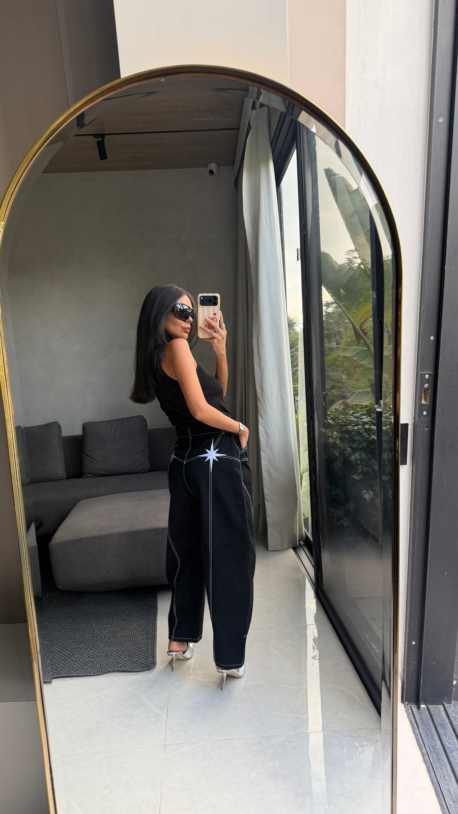 Pantalon Hay Algo Que Celebrar Negro