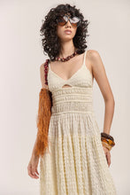 Cargar imagen en el visor de la galería, Vestido Leticia Crema
