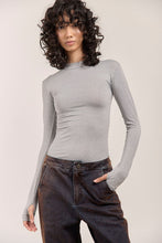 Cargar imagen en el visor de la galería, Buzo Victoria Gris

