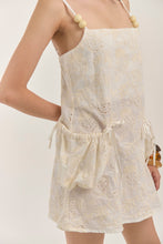 Cargar imagen en el visor de la galería, Vestido Loreta Beige
