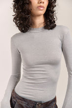 Cargar imagen en el visor de la galería, Buzo Victoria Gris
