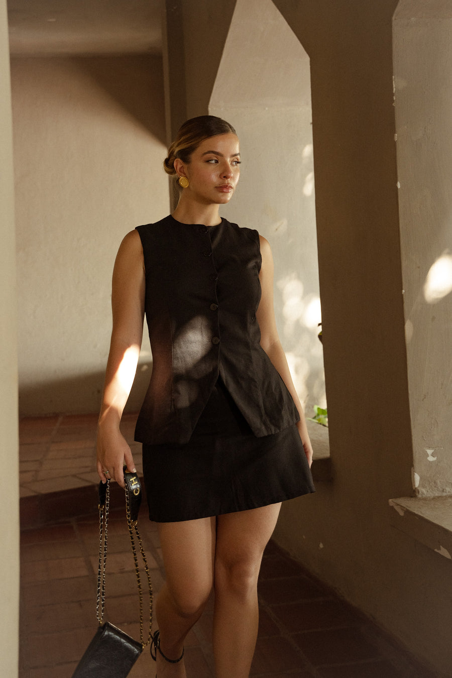 Falda short lino negra