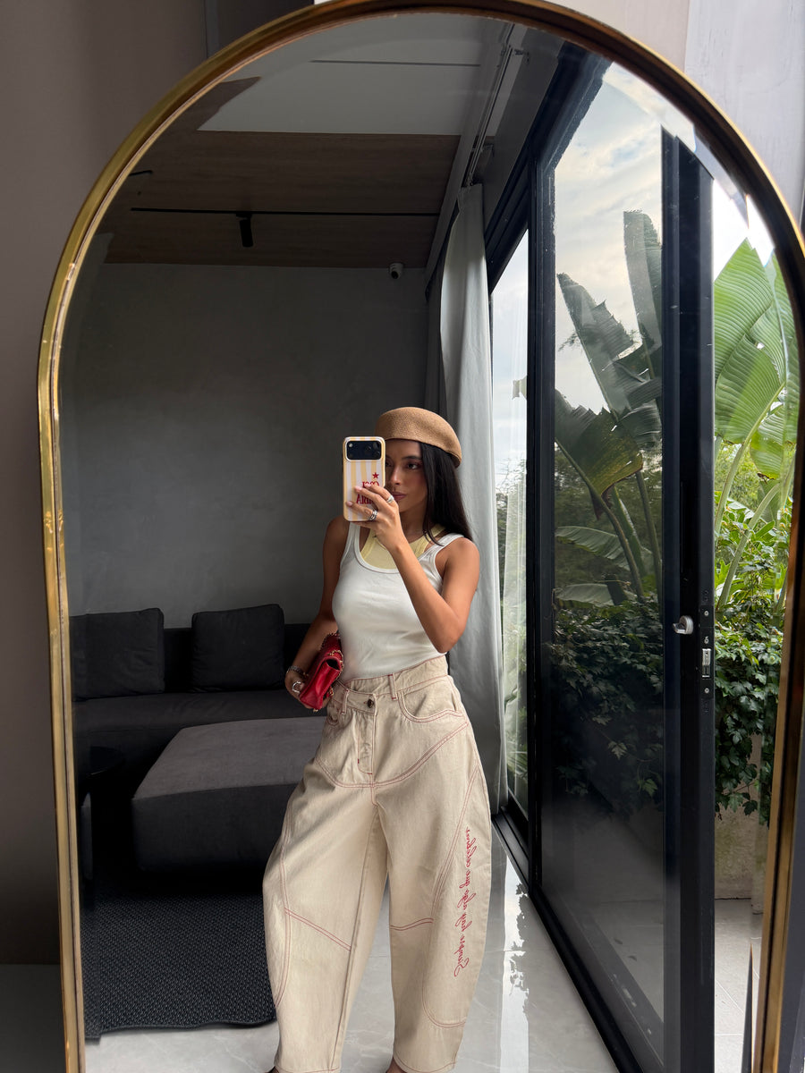 Pantalon Hay Algo Que Celebrar Beige