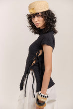 Cargar imagen en el visor de la galería, Blusa Inia Negra
