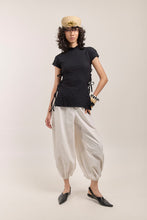 Cargar imagen en el visor de la galería, Blusa Inia Negra
