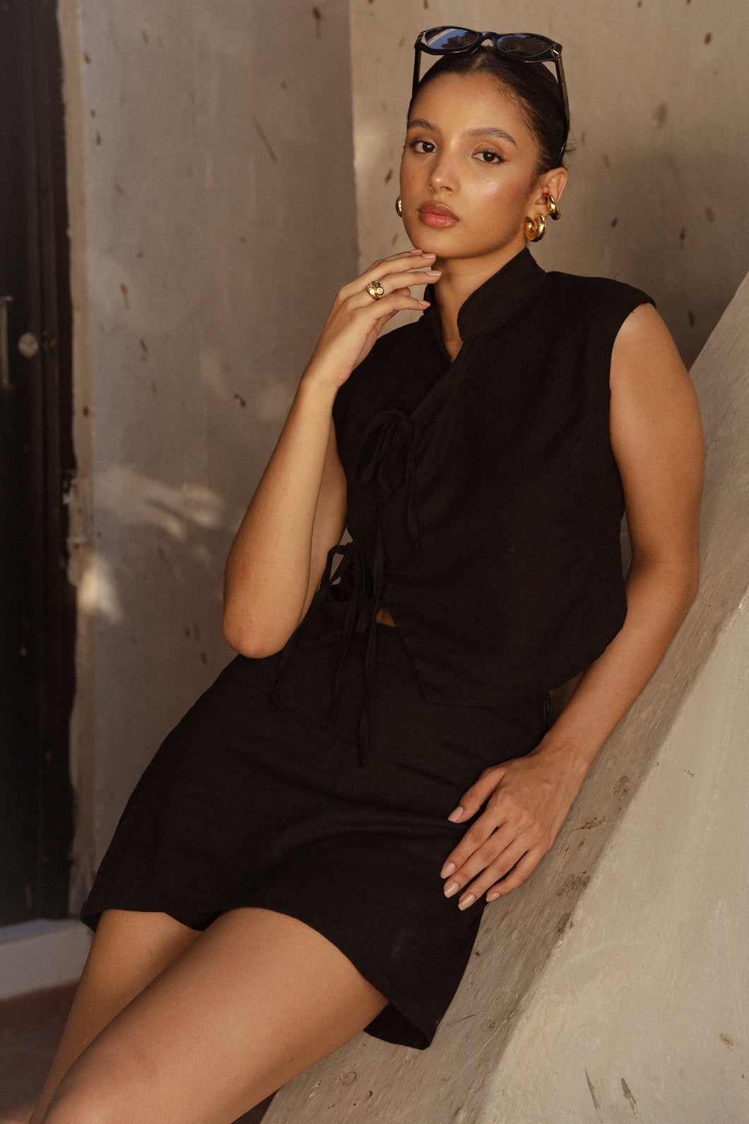 Falda short lino negra