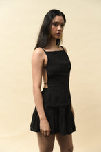 Cargar imagen en el visor de la galería, Blusa viento negro
