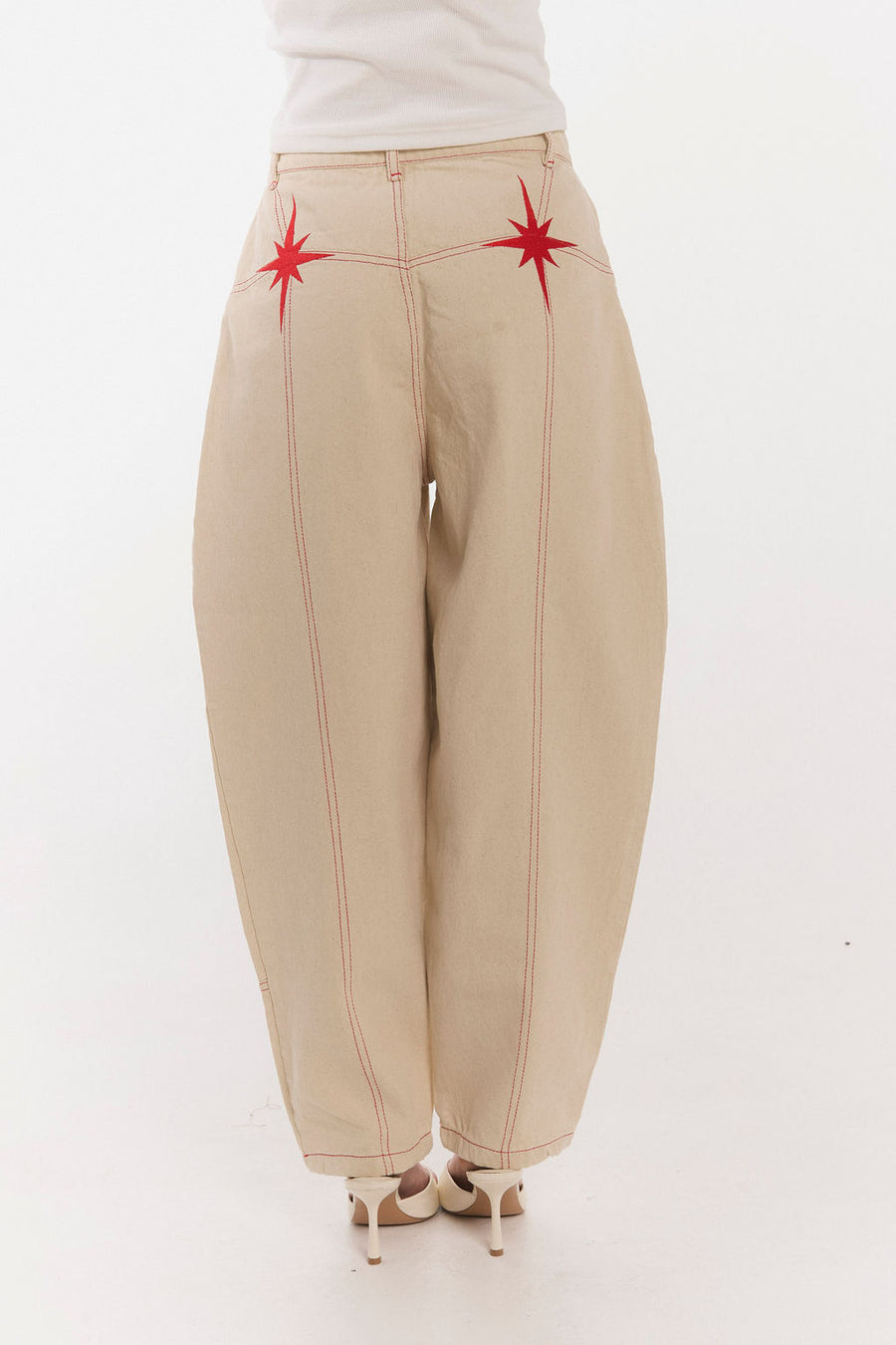 Pantalon Hay Algo Que Celebrar Beige