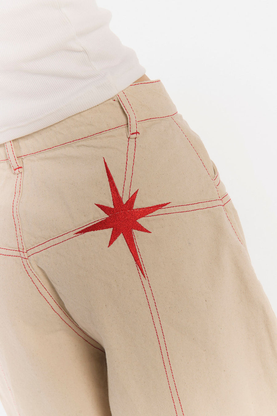 Pantalon Hay Algo Que Celebrar Beige