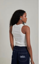 Cargar imagen en el visor de la galería, Pum Pum Tank Top Blanco
