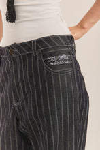 Cargar imagen en el visor de la galería, Jean La Calle Denim Rayas
