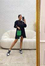 Cargar imagen en el visor de la galería, Camisera Negro
